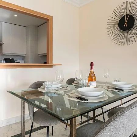 Apartment Luminous In Puerto Banus, Marbella