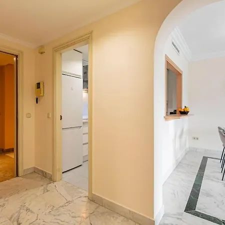 Apartment Luminous In Puerto Banus, Marbella