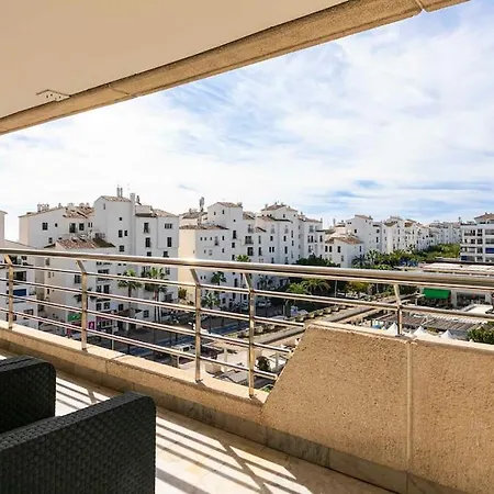 Apartment Luminous In Puerto Banus, Marbella